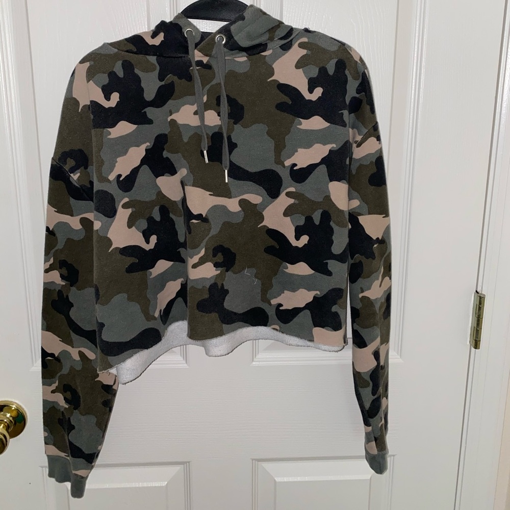 Camo crop top hoodie